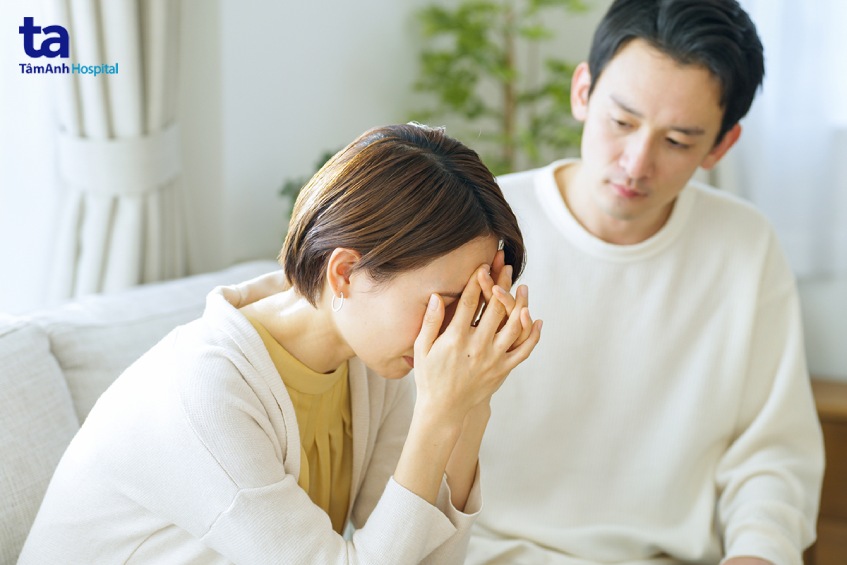 quan tâm chăm sóc an ủi chị em