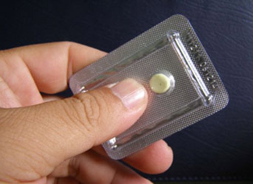 Uống thuốc tránh thai khẩn cấp