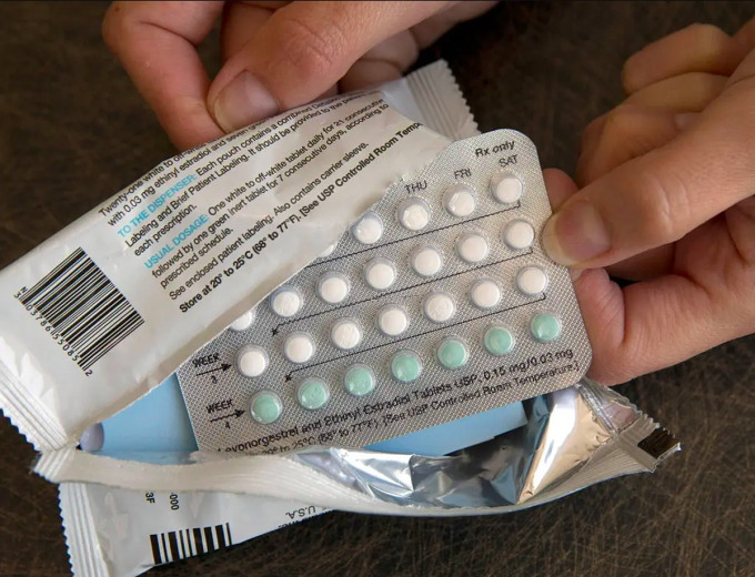 Một vỉ thuốc tránh thai sử dụng tại Mỹ. Ảnh: AP