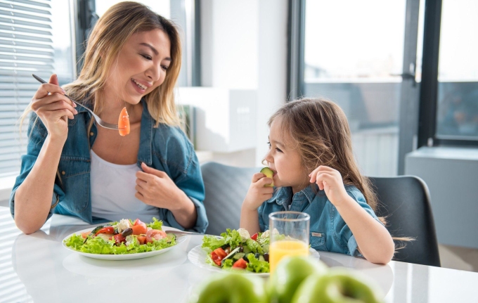 Một chế độ ăn nhiều rau, củ, quả sẽ mang lại nhiều lợi ích sức khỏe cho trẻ. Ảnh: Shutterstock
