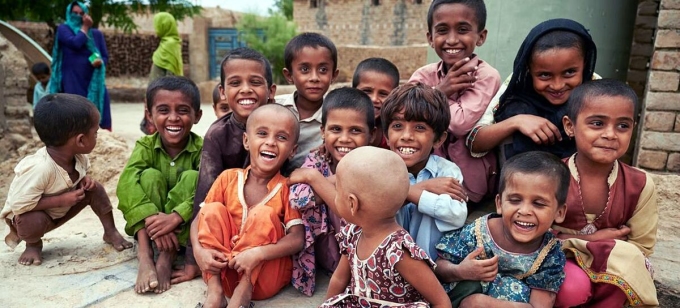 Các trẻ em tại huyện Shaheed Benazirabad, tỉnh Sindh, Pakistan. Ảnh: UN