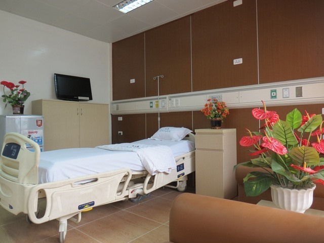 Một giường bệnh ở Bệnh viện Hữu nghị Việt Đức, Hà Nội. Ảnh: L.N