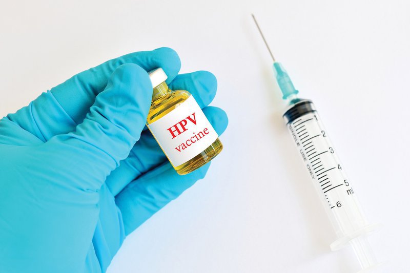 Vì sao cần tiêm phòng HPV càng sớm càng tốt?