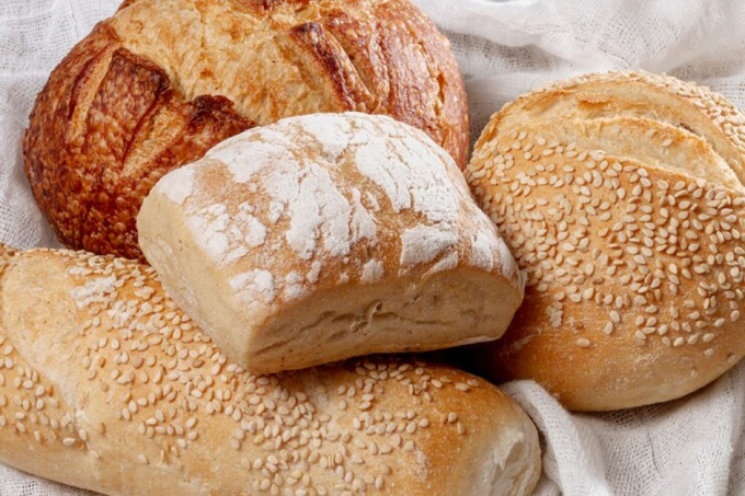 Các loại bánh làm từ lúa mì giàu chromium. Ảnh: Freepik