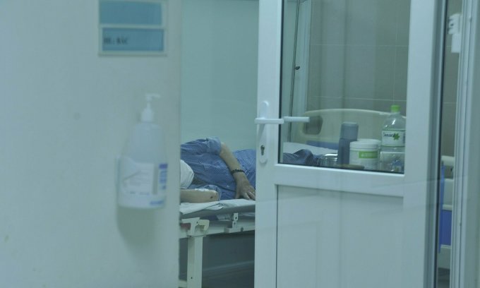 Bệnh nhân Cocid-19 điều trị tại Bệnh viện Thanh Nhàn (Hà Nội), giữa tháng 4/2023. Ảnh:Minh Ngọc