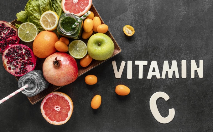 Vitamin C hỗ trợ chữa lành vết thương và giúp cơ thể tạo ra các tế bào hồng cầu. Ảnh: Freepik
