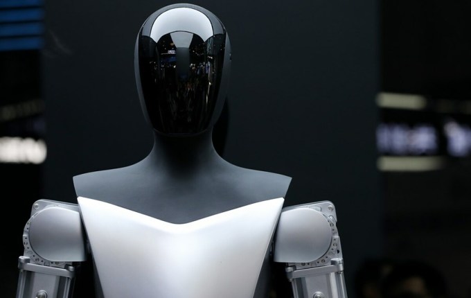 Người máy của Tesla trong Hội nghị Trí tuệ Nhân tạo Thế giới (WAIC) 2023 ở Thượng Hải, Trung Quốc, ngày 6/7. Ảnh: Xinhua
