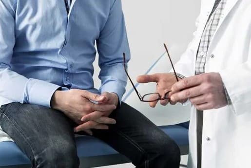 Đầu dương vật có chấm đỏ phải làm sao?