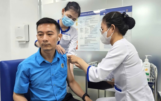 Trường hợp tiêm vaccine dại tại VNVC. Ảnh: Gia Nghi