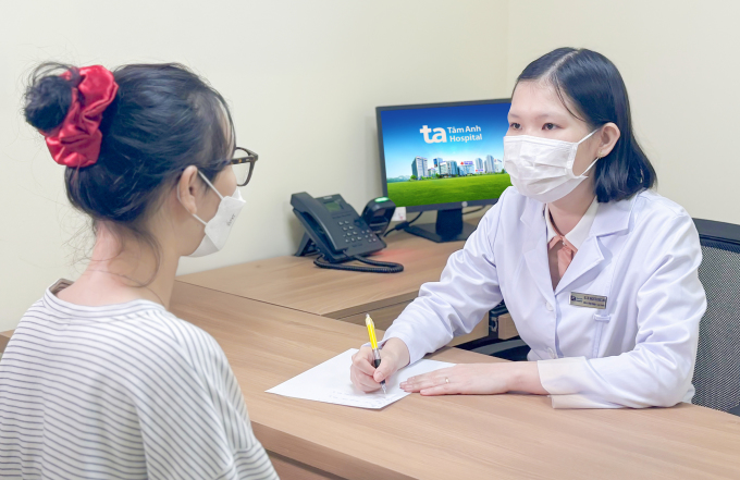 BS.CKI Mạch Thị Chúc Linh tư vấn các lưu ý cho người bệnh chạy thận trong dịp Tết. Ảnh minh họa: Bệnh viện cung cấp