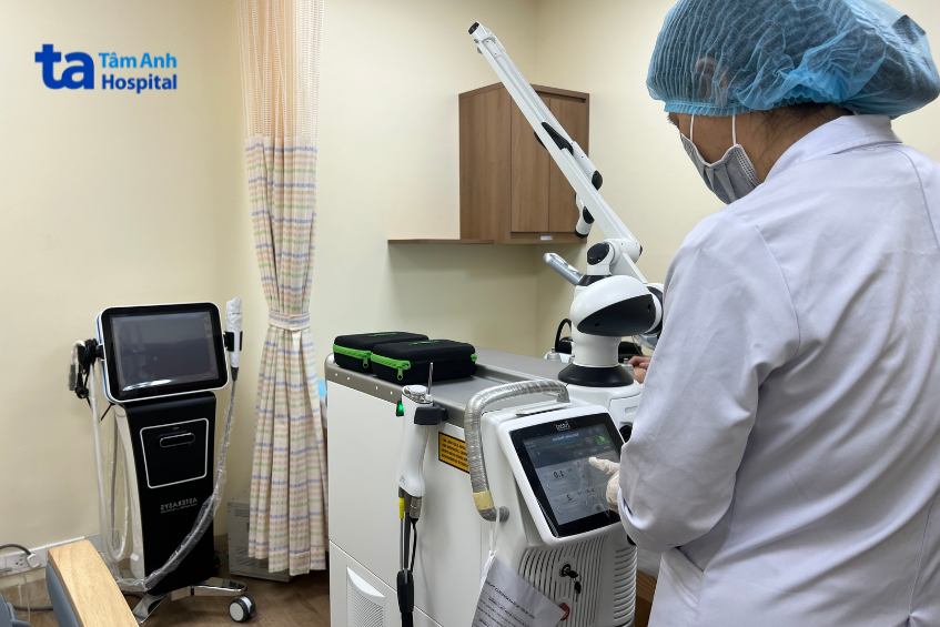 Trị nấm móng tay bằng laser hiệu quả