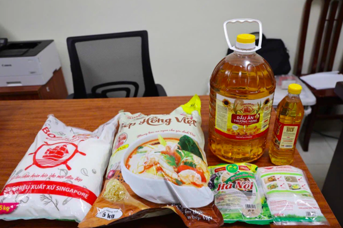 Các sản phẩm hàng giả bị thu giữ. Ảnh:Công an cung cấp
