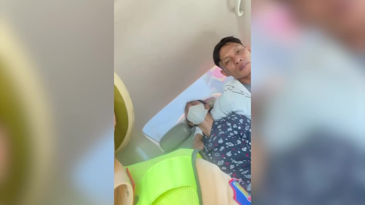 Cảnh sát mở đường đưa người phụ nữ nguy kịch tới bệnh viện
