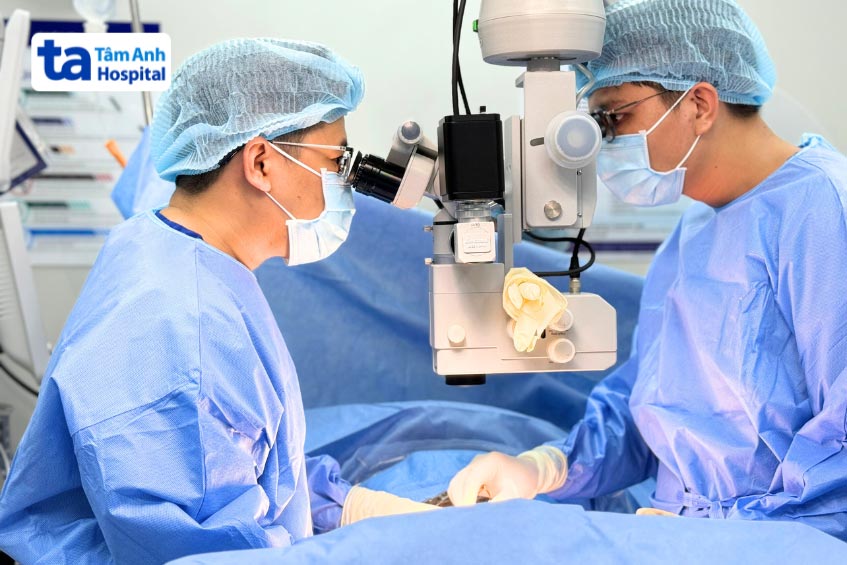 Phẫu thuật Micro-TESE là một trong những kỹ thuật thu tinh trùng hiện đại nhất hiện nay
