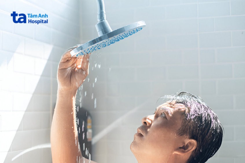 hạn chế tắm toàn thân