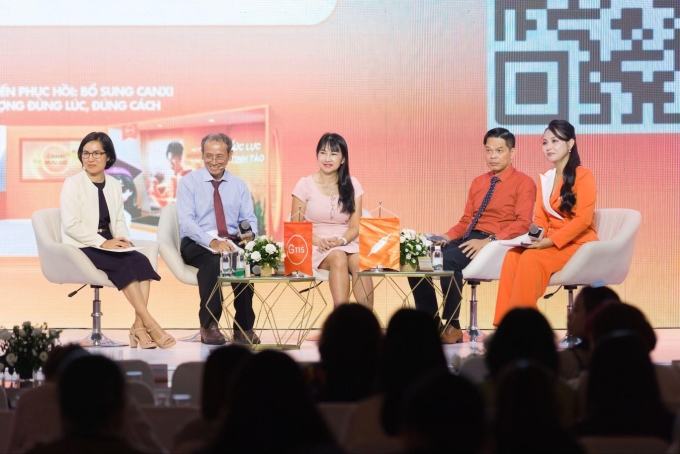 Các diễn giả chia sẻ kinh nghiệm tư vấn bổ sung canxi và năng lượng tại nhà thuốc. Ảnh: Công ty Opella Việt Nam