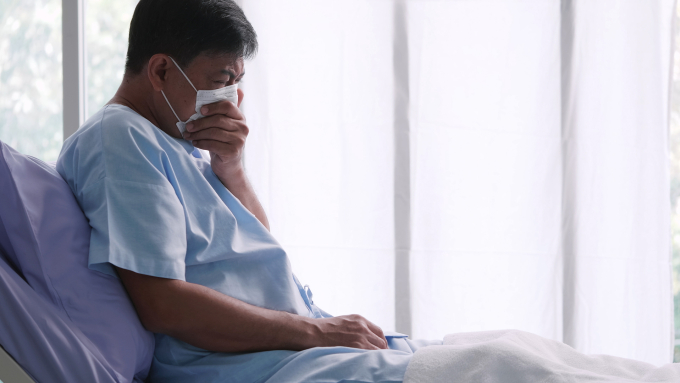 Việc đồng nhiễm nhiều tác nhân gây bệnh đường hô hấp khiến người mắc mệt mỏi, nguy cơ trở nặng, tử vong cao. Ảnh minh họa: Vecteezy